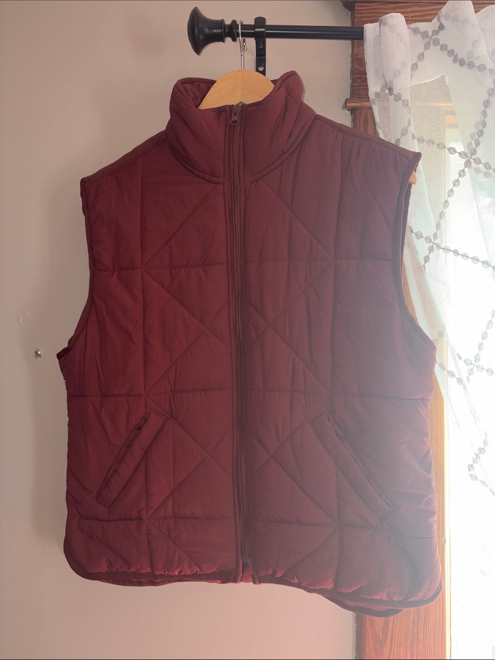 Women’s Quilted Puffer Vest - Burgundy